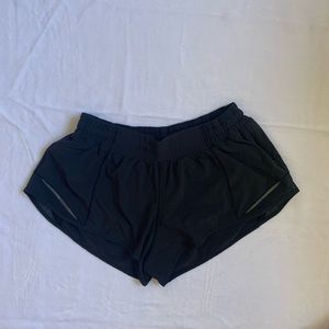 black lululemon hotty hot shorts